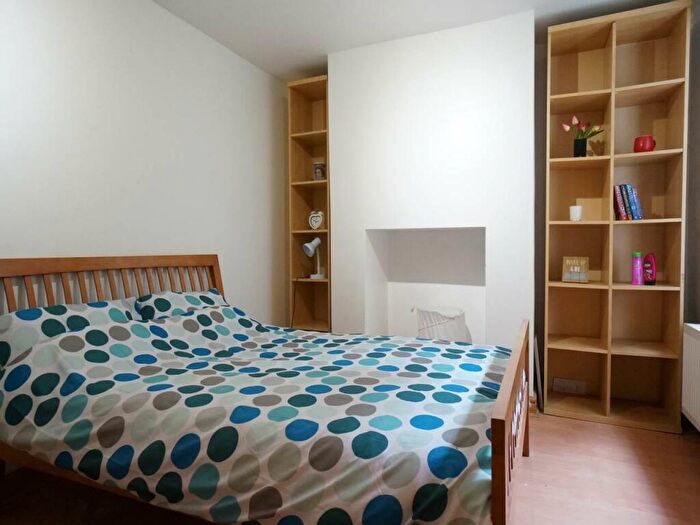 1 Bedroom Apartment To Rent In Mount Pleasant, Bangor, LL57