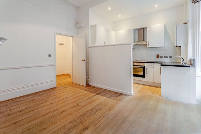 Studio To Rent In Kensington High Street, Kensington, London, W8