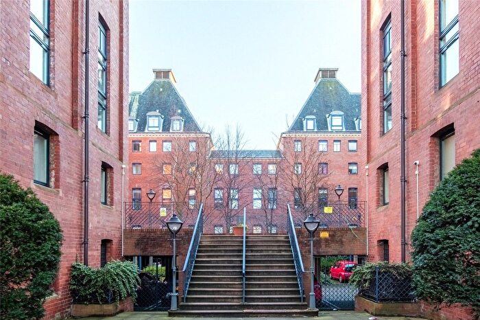 3 Bedroom Flat For Sale In / The Maltings, Slateford, Edinburgh, EH14