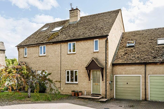 3 Bedroom Semi Detached House For Sale In Stonelee Close, Chadlington, OX7