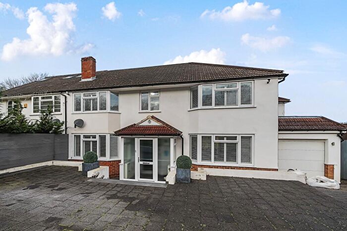 4 Bedroom Semi-Detached House For Sale In Yarm Close, Leatherhead, KT22