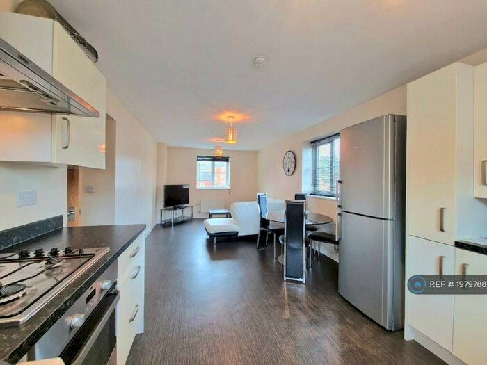 2 Bedroom Flat To Rent In Herbert James Close, Smethwick, B66