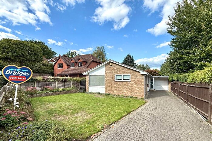 3 Bedroom Bungalow For Sale In Waverley Road, Farnborough, Hampshire, GU14