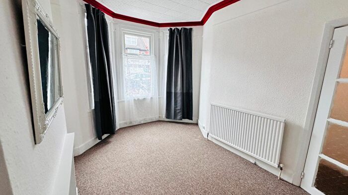 2 Bedroom Maisonette To Rent In Pinner Road, North Harrow, HA1