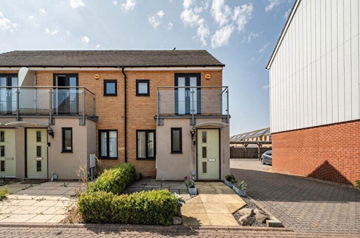 2 Bedroom End Of Terrace House For Sale In Sunliner Way, South Ockendon, Essex, RM15