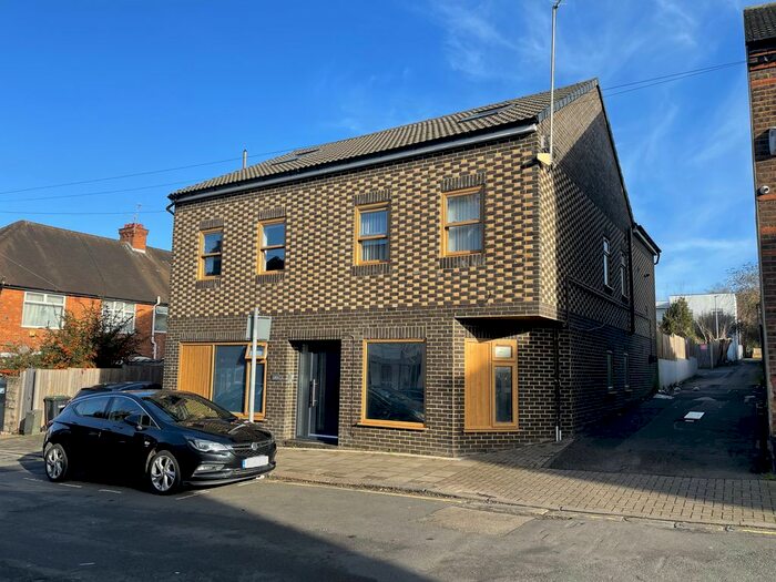 2 Bedroom Flat To Rent In William Street, Luton, LU2