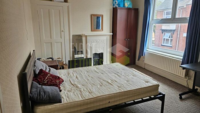 4 Bedroom House To Rent In Howard Road, Clarendon Park, LE2