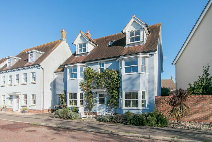 5 Bedroom Detached House To Rent In Old Ferry Road, Colchester, CO7