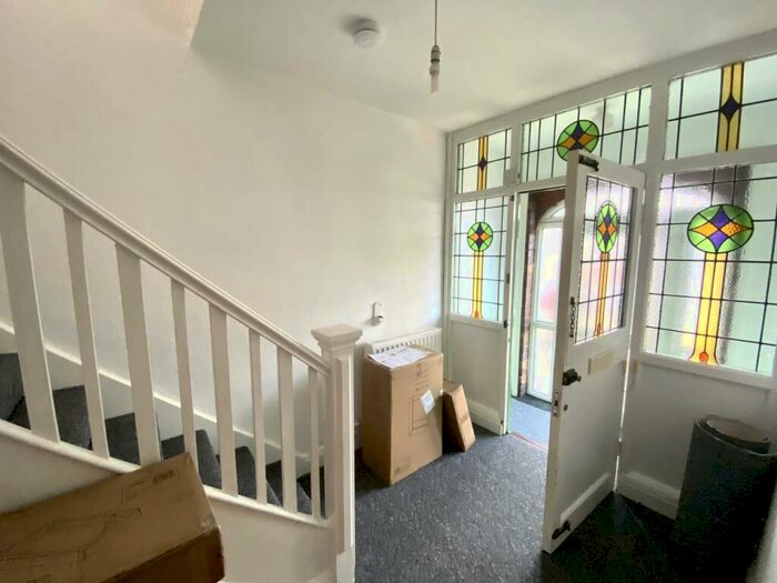 4 Bedroom Semi-Detached House To Rent In Muller Road, Horfield, Bristol, BS7