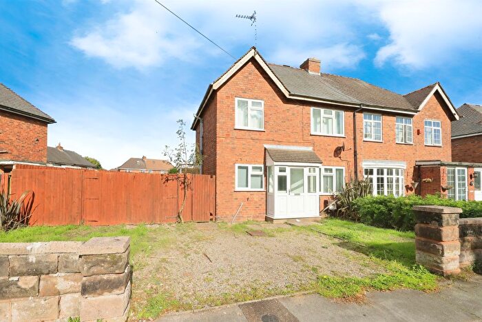 3 Bedroom Semi-Detached House For Sale In The Avenue, Featherstone, Wolverhampton, WV10