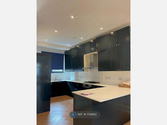 3 Bedroom Flat To Rent In Maltings Place, Fulham, SW6