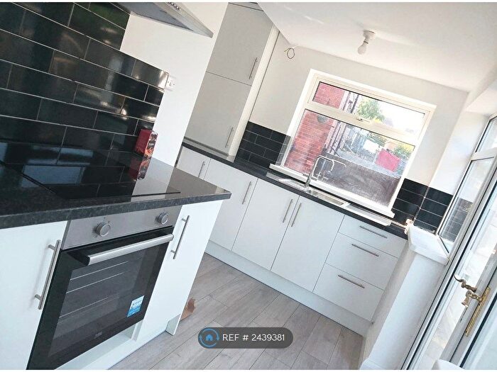 1 Bedroom Flat To Rent In Everingham Crescent, Sheffield, S5