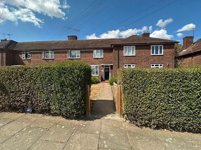 1 Bedroom Flat For Sale In Kingsbridge Road, Romford, RM3