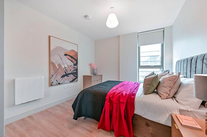 2 Bedroom Flat To Rent In The Oakgate, Leatherhead, KT22