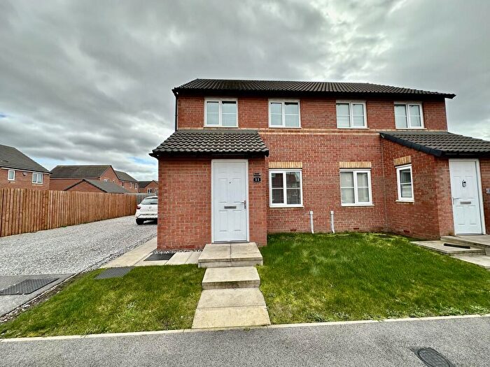3 Bedroom Semi-Detached House For Sale In High Hazel Grove, Stainforth, Doncaster, DN7