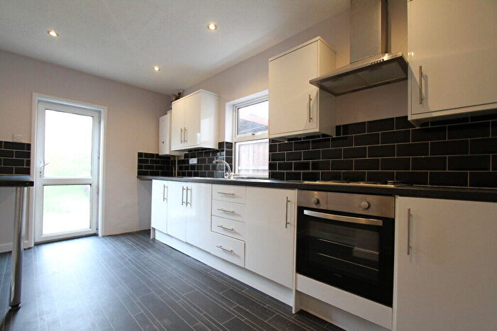 3 Bedroom Terraced House To Rent In Warwick Road, Banbury, Oxon, OX16
