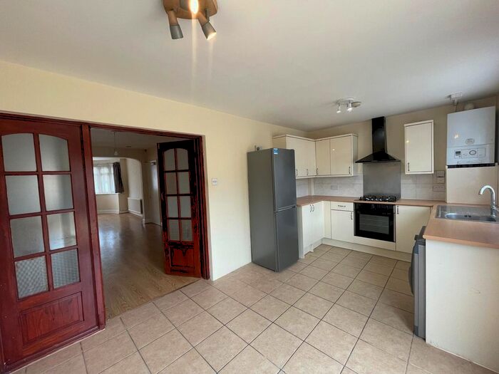 5 Bedroom Semi-Detached House To Rent In Uxendon Hill, Wembley, Greater London, HA9