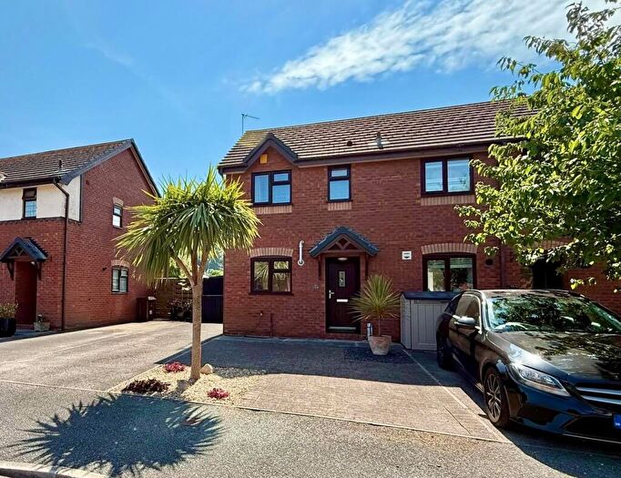 2 Bedroom End Of Terrace House For Sale In Doctor Garretts Drive, Conwy, LL32