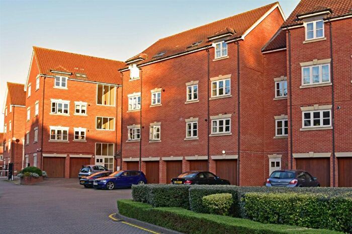 3 Bedroom Apartment For Sale In Woodall Close, Middleton, MK10
