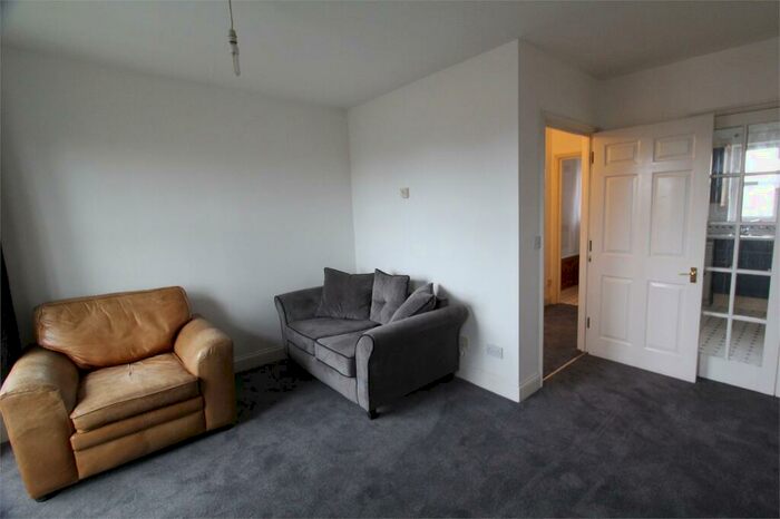 2 Bedroom Apartment To Rent In De Havilland Road, Edgware, HA8