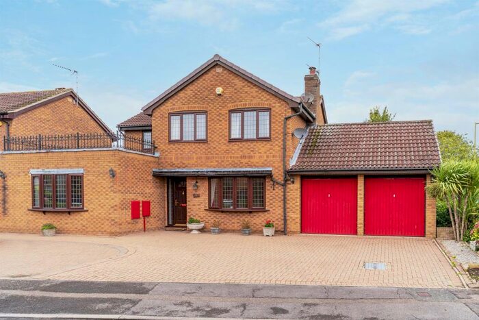 4 Bedroom Detached House To Rent In Cedar Park, CM23