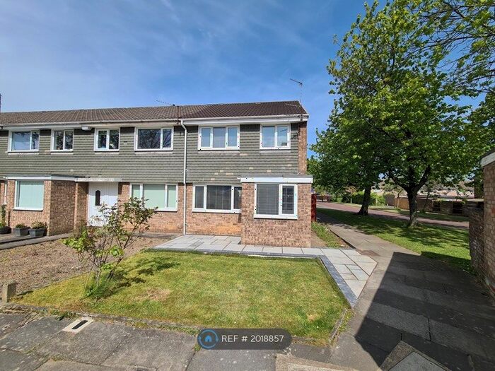 3 Bedroom End Of Terrace House To Rent In Cowdray Court, Newcastle Upon Tyne, NE3
