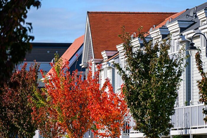 3 Bedroom Terraced House For Sale In Green Park Village & Bankside Gardens, Flagstaff Road, Reading, RG2