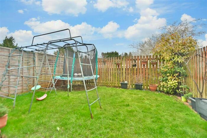 3 Bedroom End Of Terrace House For Sale In Carpenters Close, Rochester, Kent, ME1