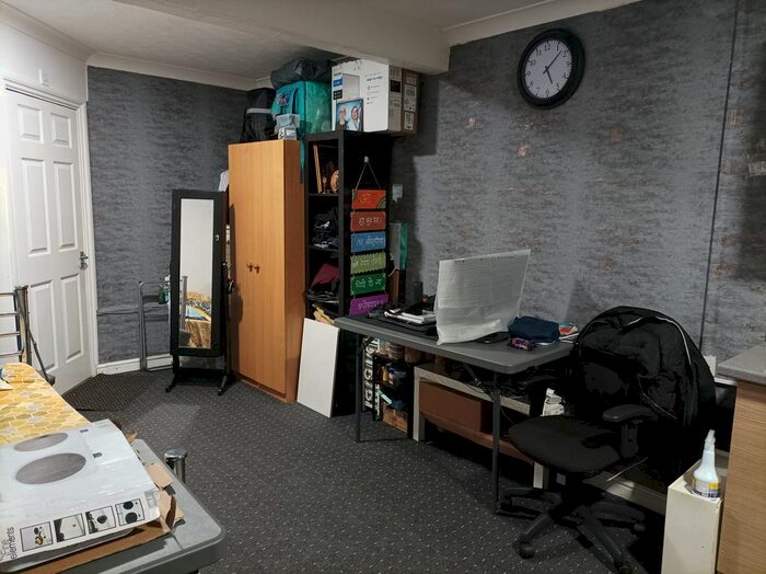 Studio To Rent In Perth Road, Gants Hill, Ilford, Ig1