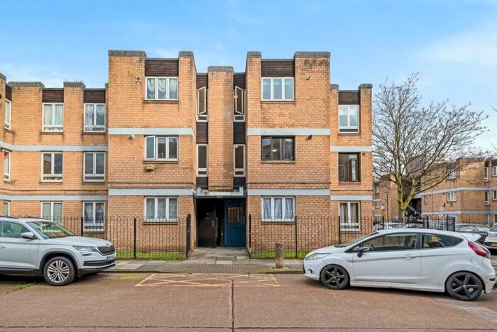 2 Bedroom Flat To Rent In Burder Close, Dalston, N1