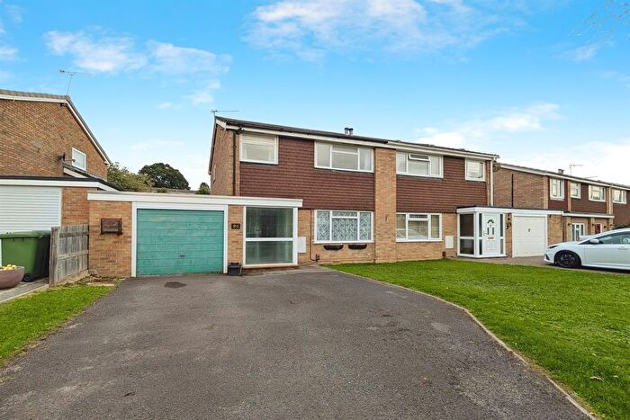 3 Bedroom Semi-Detached House To Rent In Bodycoats Road, SO53