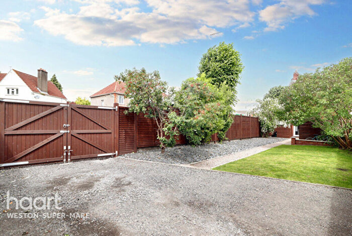 3 Bedroom Semi-Detached House For Sale In Ewart Road, Weston-Super-Mare, BS22