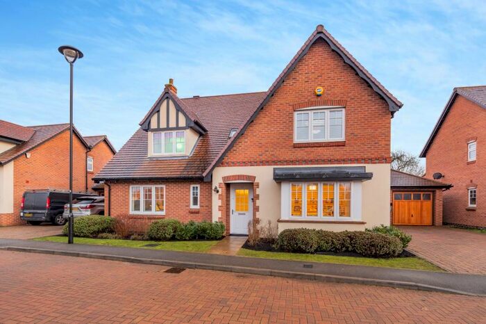 4 Bedroom Detached House For Sale In Jove Gardens, Smallford, St. Albans, Hertfordshire, AL4