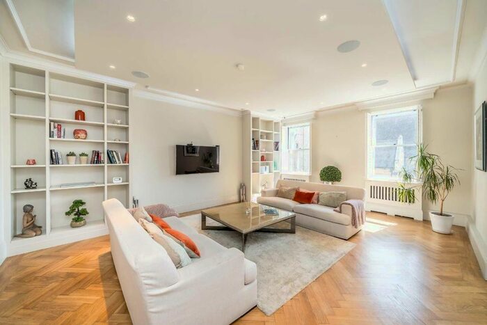 3 Bedroom Flat To Rent In Chester Square, London, SW1W
