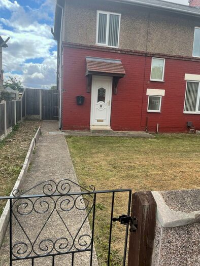 3 Bedroom Semi-Detached House To Rent In Coppice Road, Highfields, Doncaster, DN6