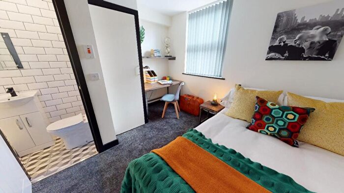 5 Bedroom House To Rent In Daisy Road, Birmingham, B16