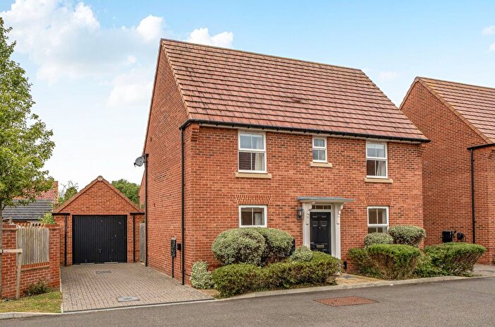 4 Bedroom Detached House For Sale In Toop Gardens, Aldingbourne, PO20
