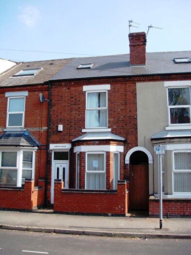 4 Bedroom Terraced House To Rent In Birkin House, Dunkirk, Nottingham, NG7