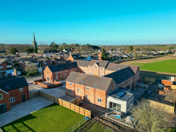 4 Bedroom Character Property For Sale In Kennel Lane, Witherley, CV9