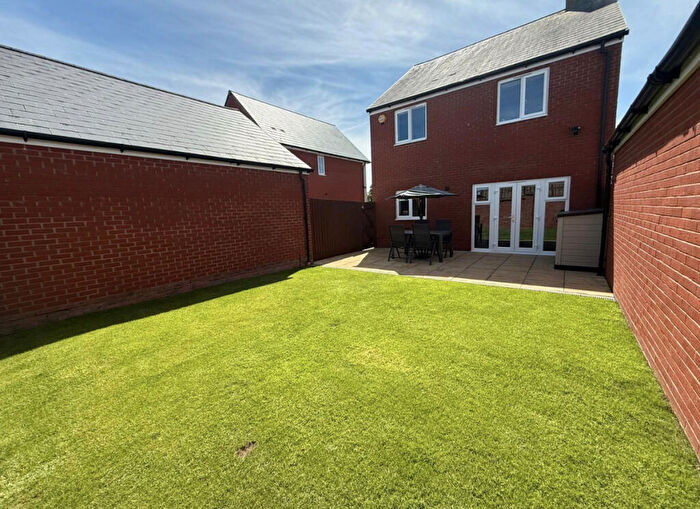 4 Bedroom Detached House For Sale In Badger Road, Thornbury, BS35