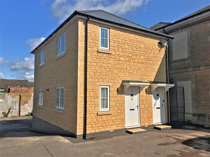 1 Bedroom Flat To Rent In The Causeway, Chippenham, SN15