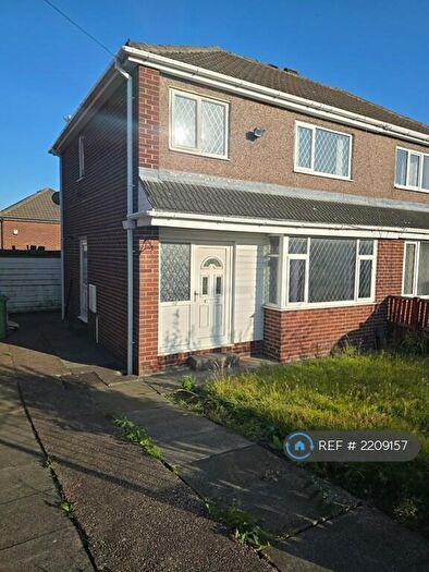 3 Bedroom Semi-Detached House To Rent In Coniston Avenue, Huddersfield, HD5