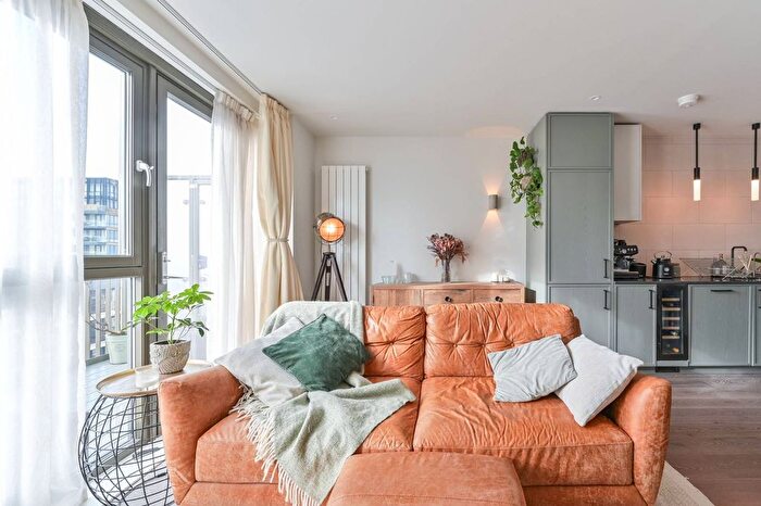 1 Bedroom Flat For Sale In Windsor Square, Woolwich Riverside, Woolwich, SE18