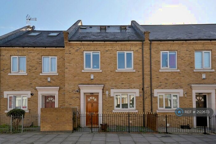 4 Bedroom Terraced House To Rent In Oban Street, London, E14