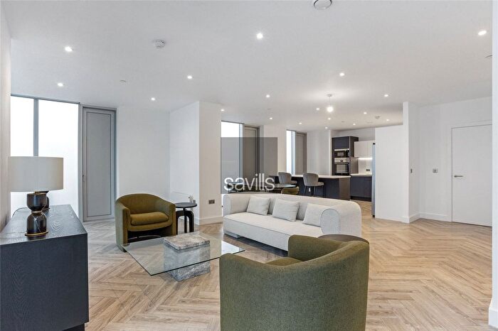 3 Bedroom Flat To Rent In Bankside Boulevard, Salford, Greater Manchester, M3