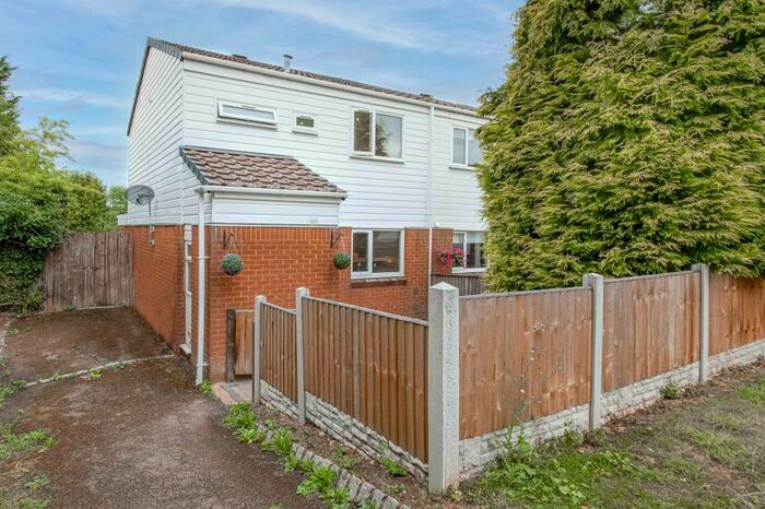 3 Bedroom Semi-Detached House To Rent In Red Hill Grove, Kings Norton, Birmingham, B38