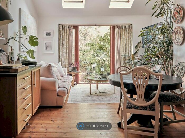 2 Bedroom Terraced House To Rent In Havelock Road, London, SW19