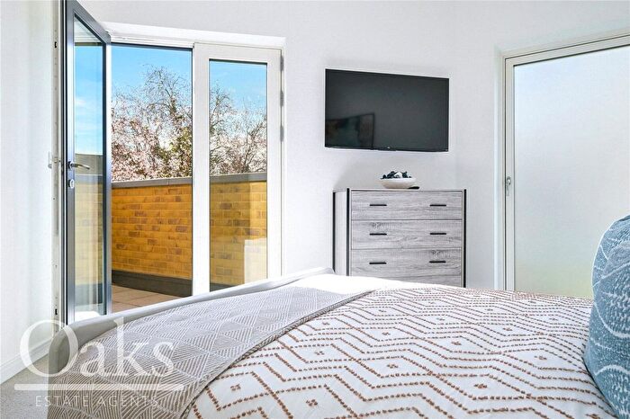 3 Bedroom Detached House For Sale In Birchanger Road, South Norwood, SE25