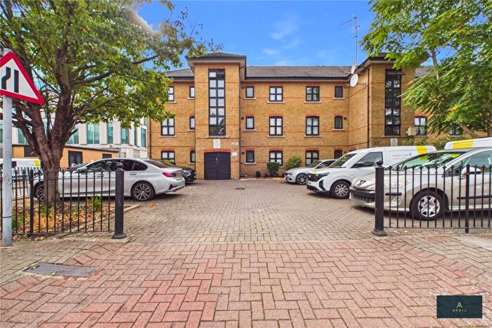 1 Bedroom Apartment For Sale In Victoria Street, London, E15