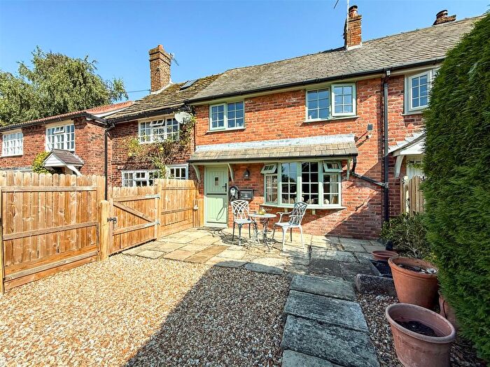 3 Bedroom Property For Sale In Wornish Nook, Somerford Booths, Congleton, CW12